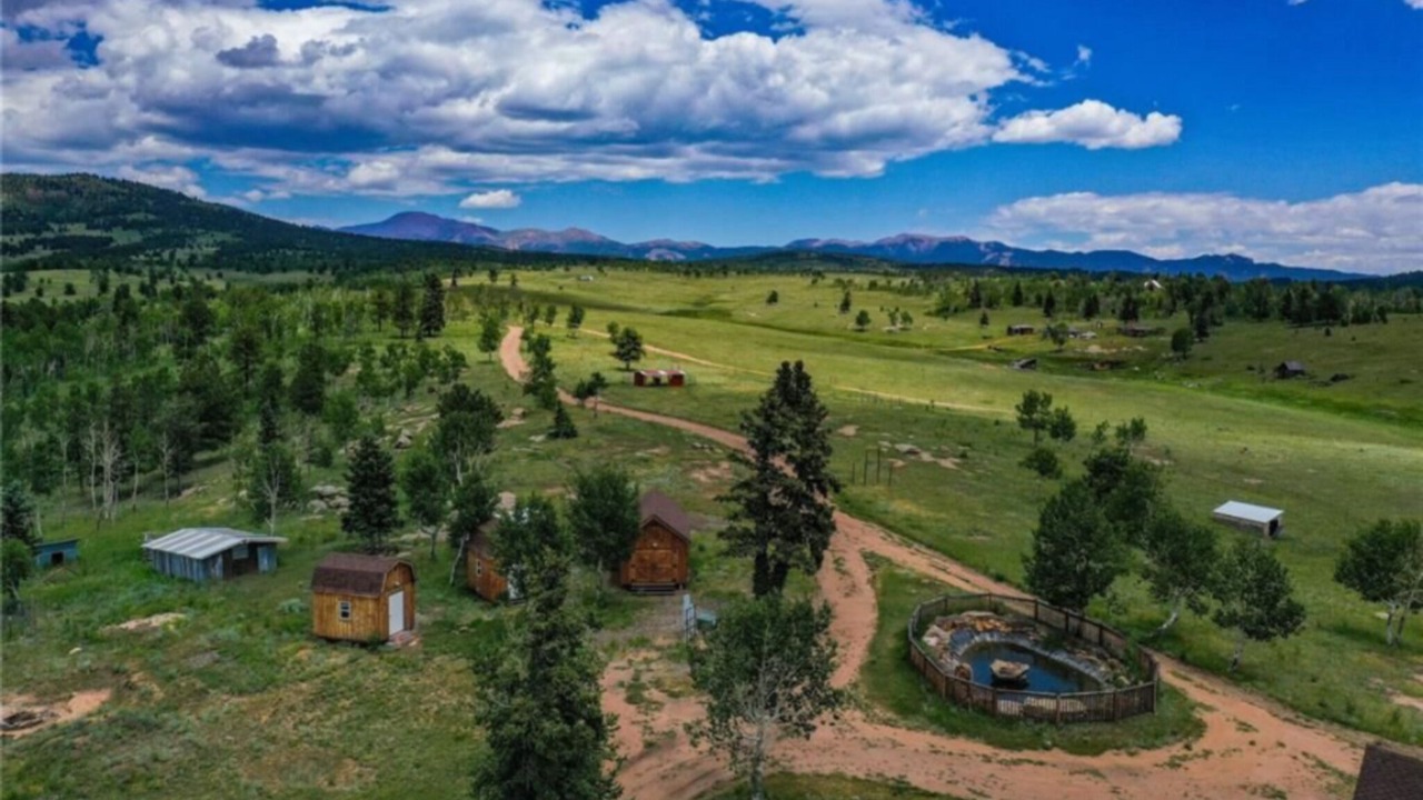 Photo of Others in Victor