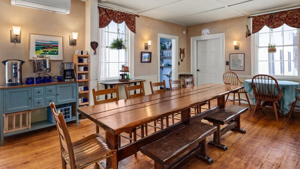 Photo of Others in Bread Loaf