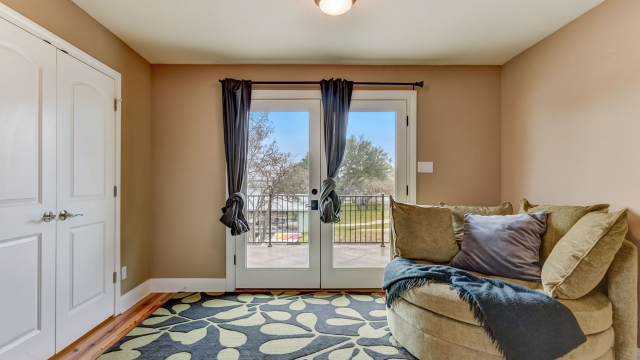 Photo of Livingroom in Granite Shoals
