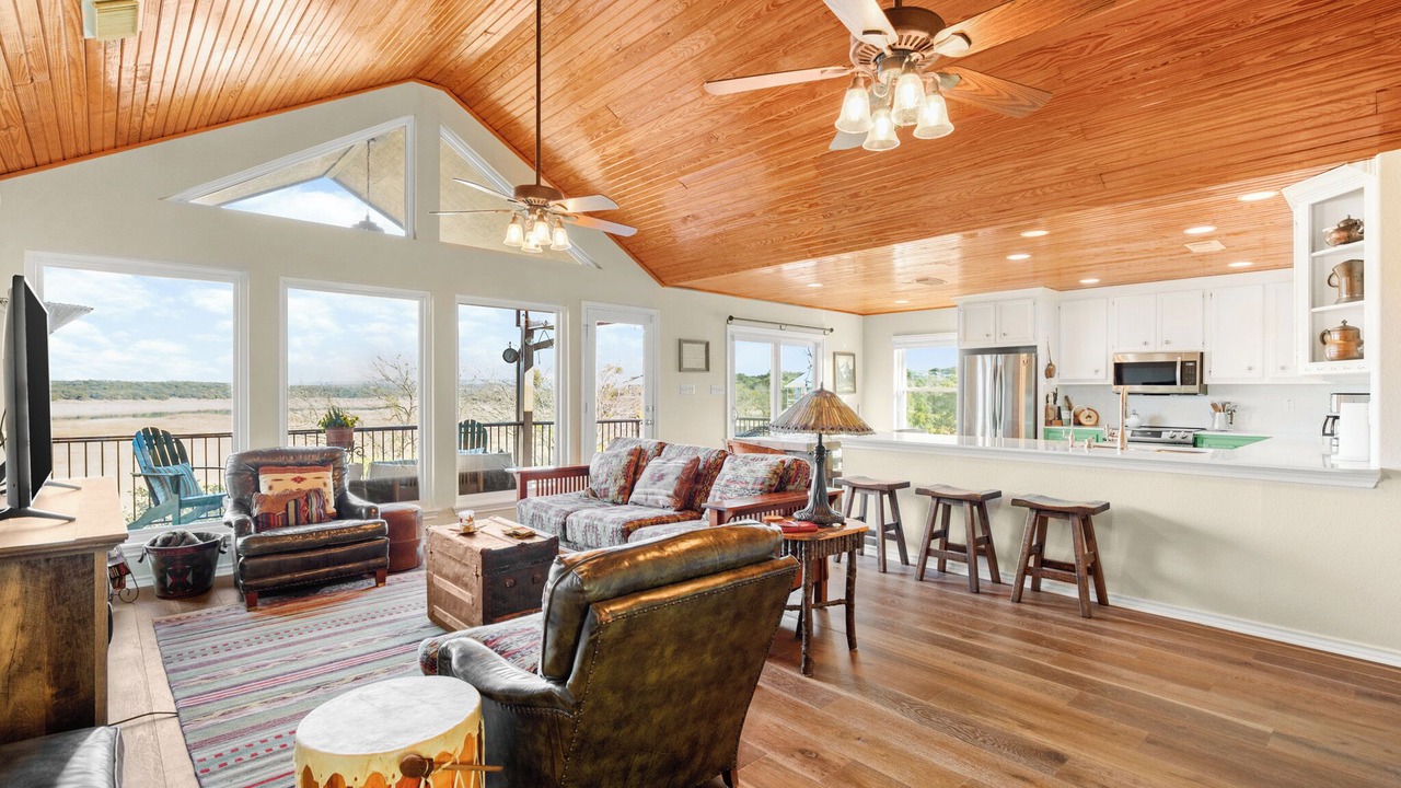 Photo of Livingroom in Highland Lake Estates