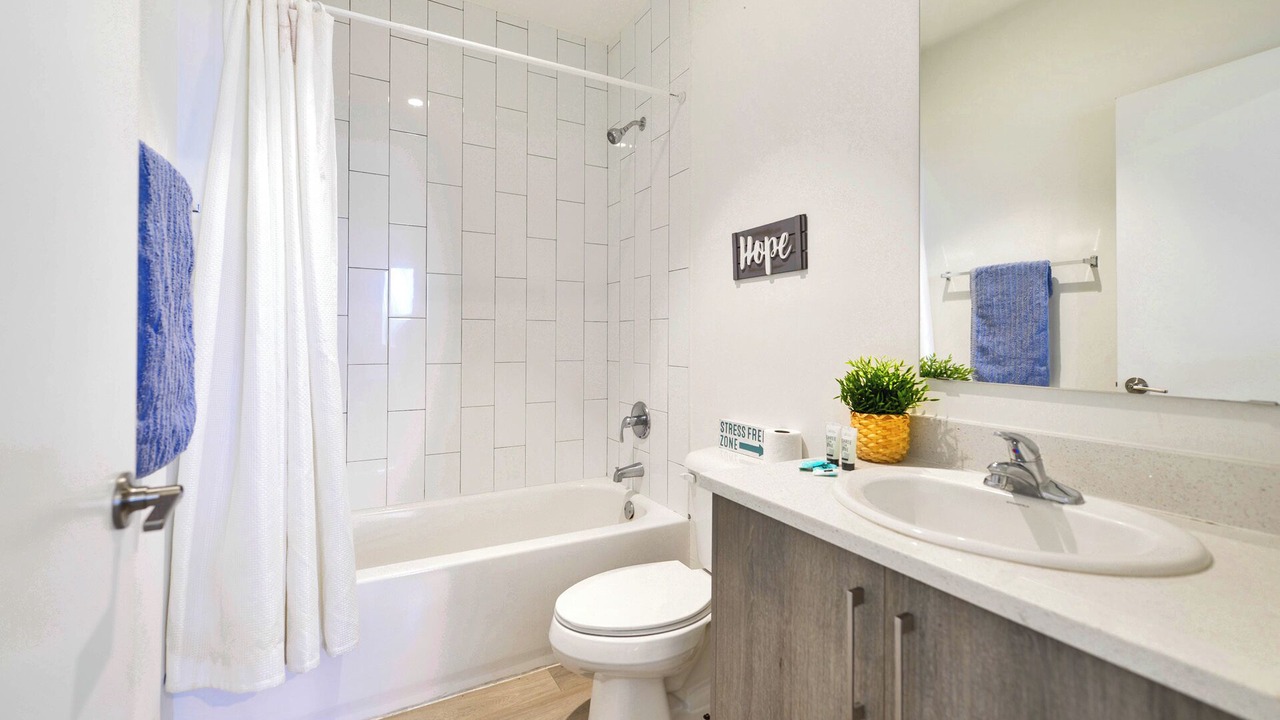 Photo of Bathroom in Golden Glades