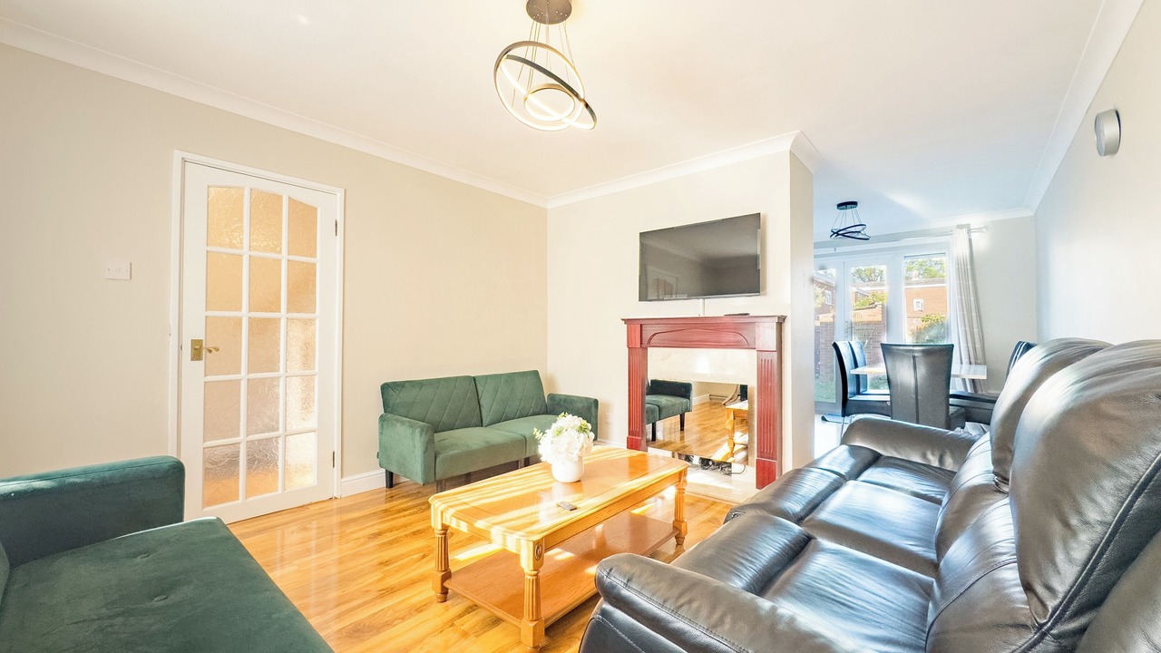 Photo of Livingroom in Basildon