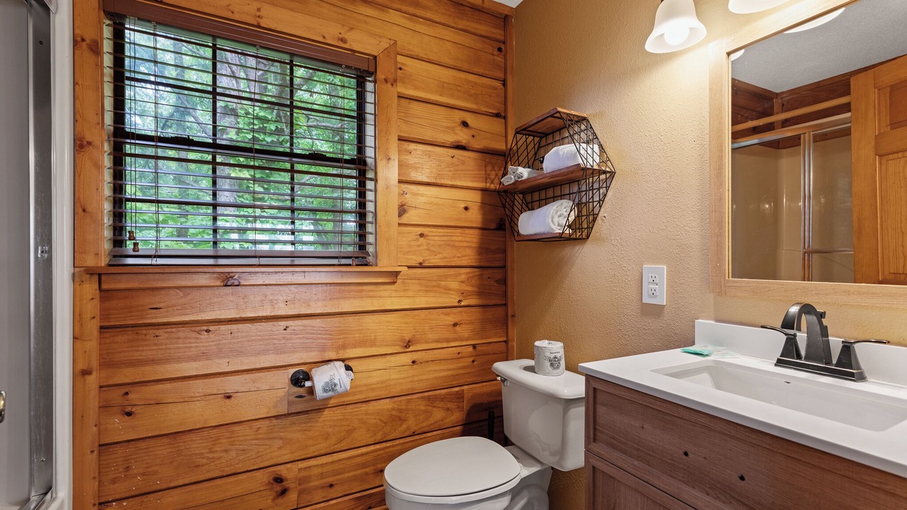 Photo of Bathroom in Gatlinburg - Pigeon Forge