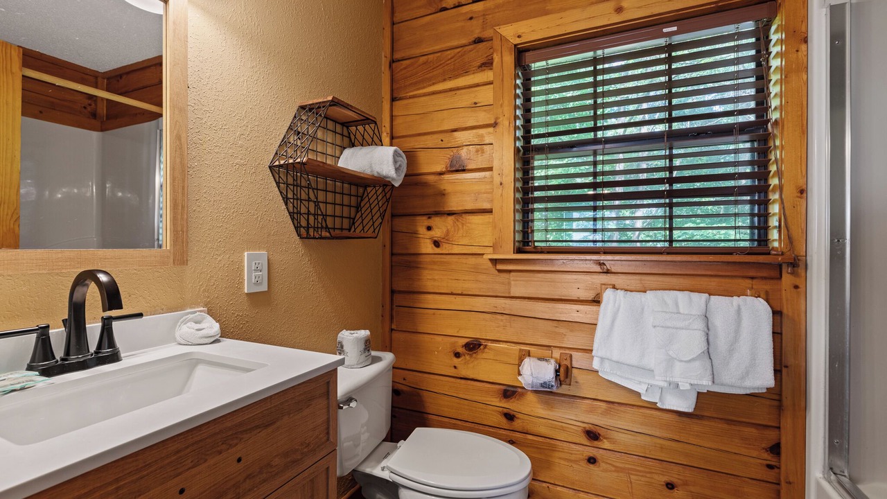 Photo of Bathroom in Gatlinburg - Pigeon Forge
