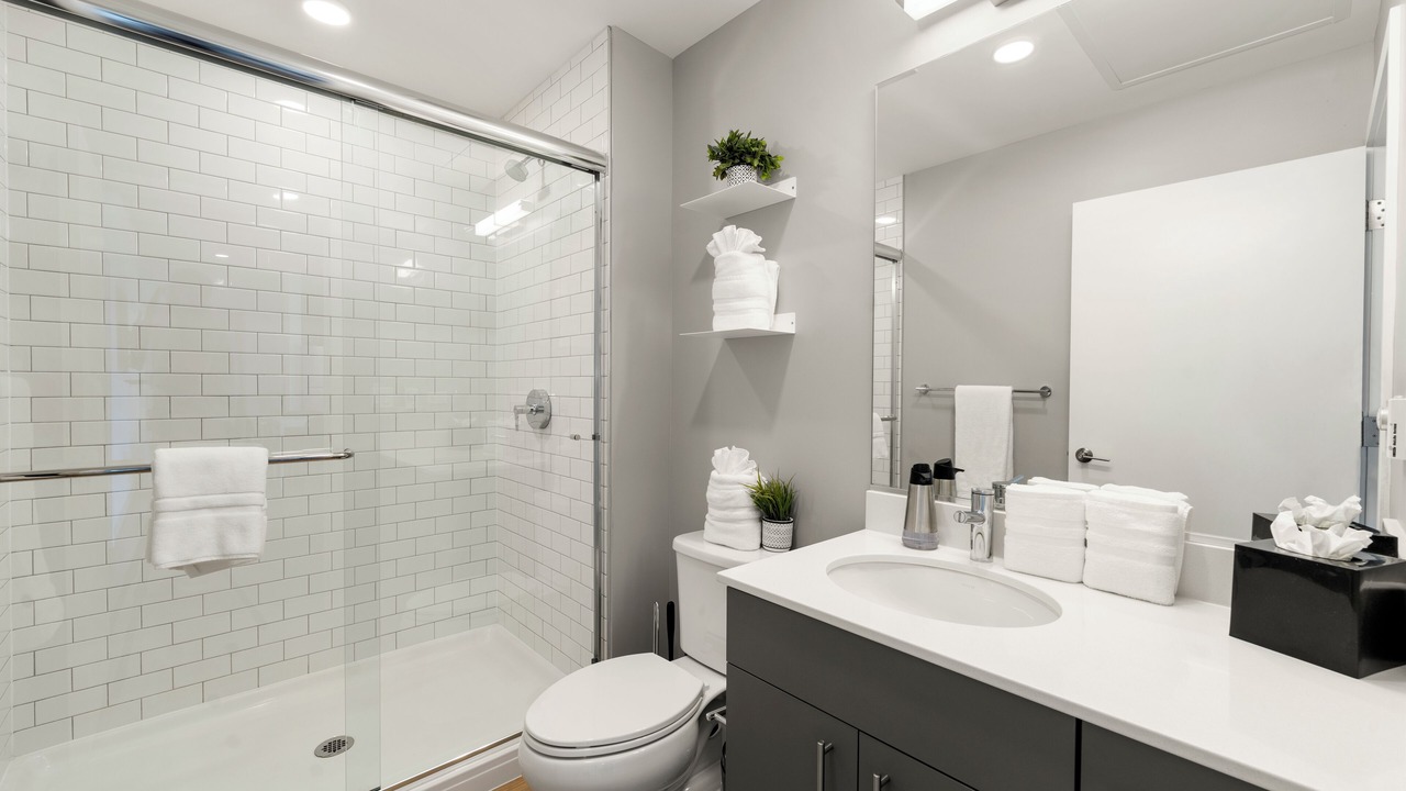 Photo of Bathroom in River North