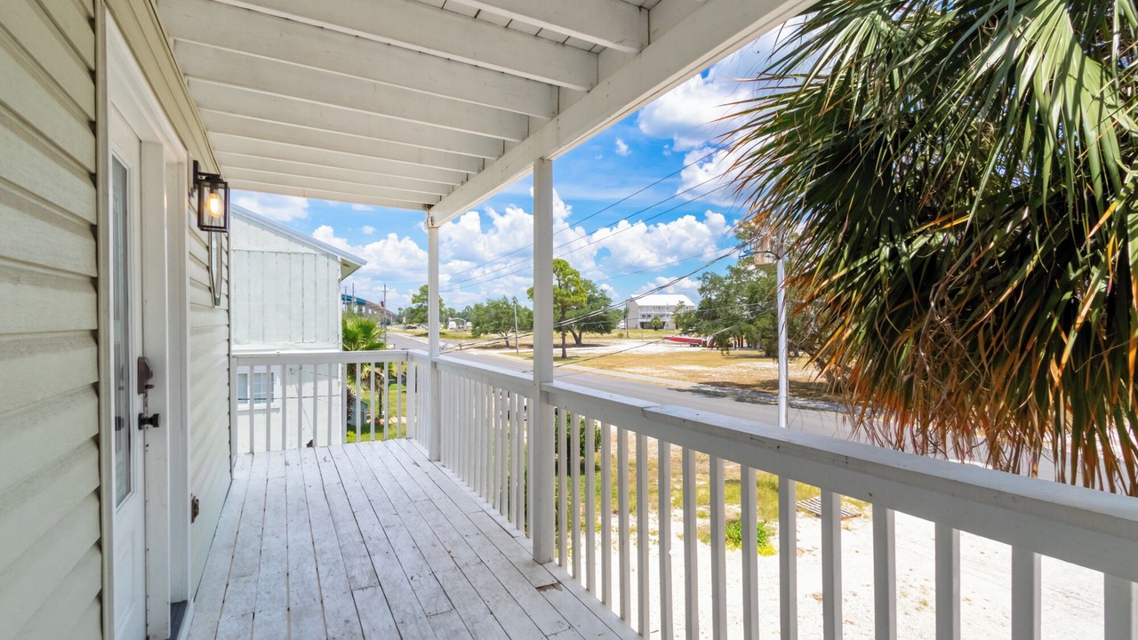 Photo of Patio Balcony in Siguenza Cove