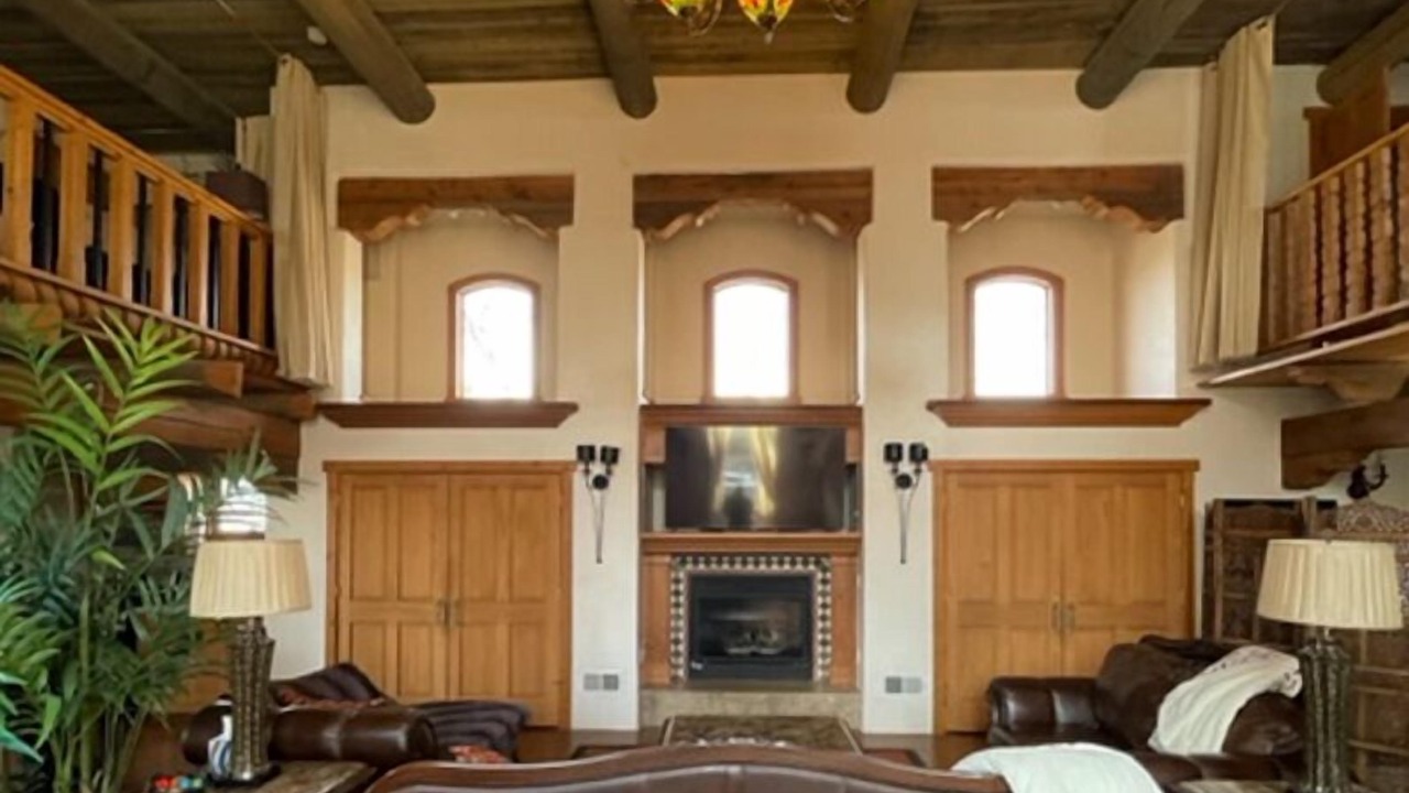 Photo of Livingroom in Los Ranchos de Albuquerque