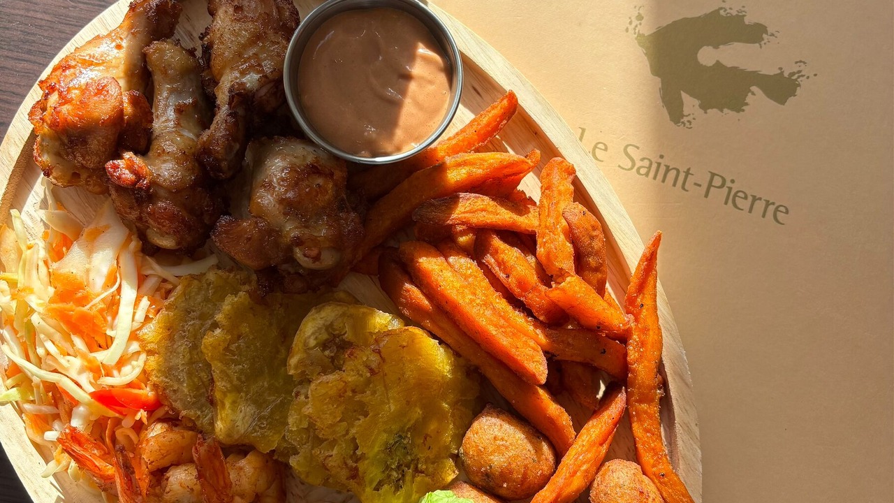 Photo of Others in Mezidon-Canon