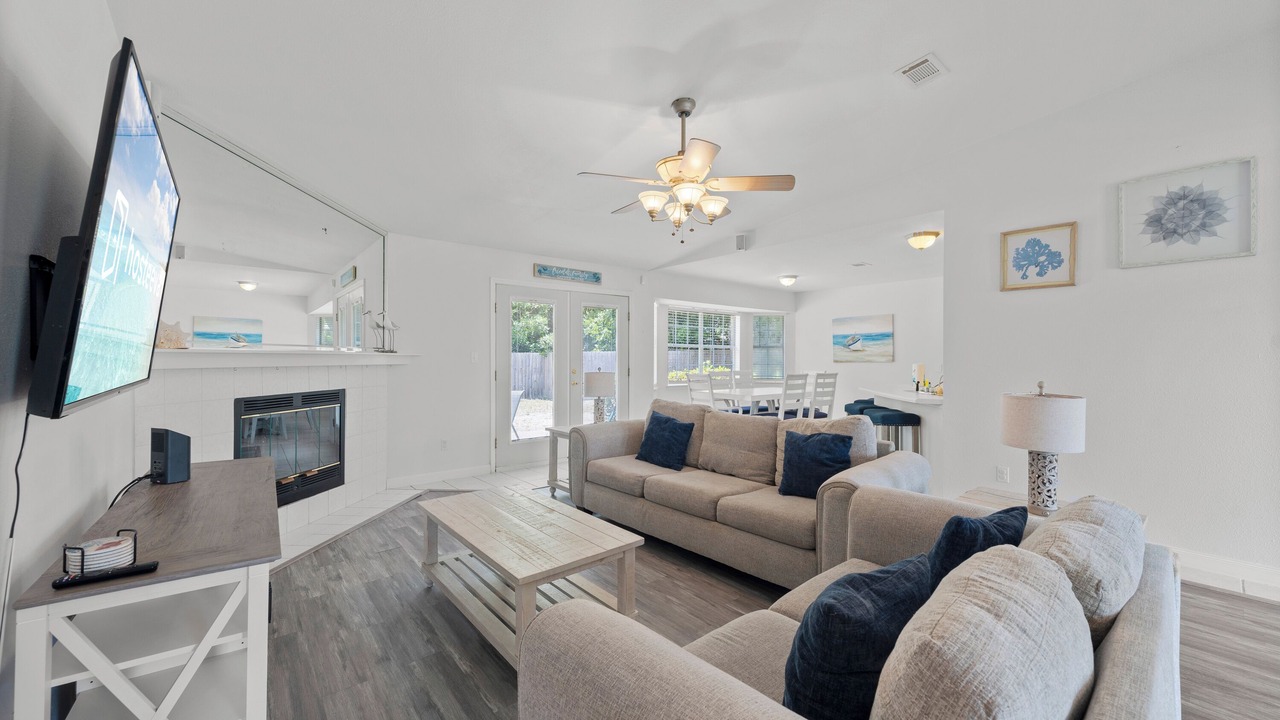Photo of Livingroom in Ono Island