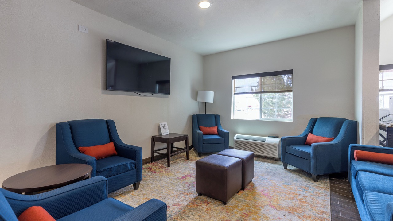 Photo of Livingroom in Aztec