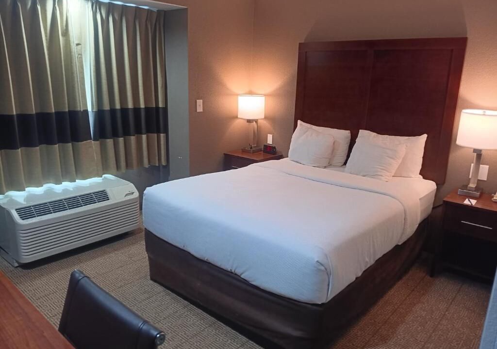 Photo of Bedroom in Aztec