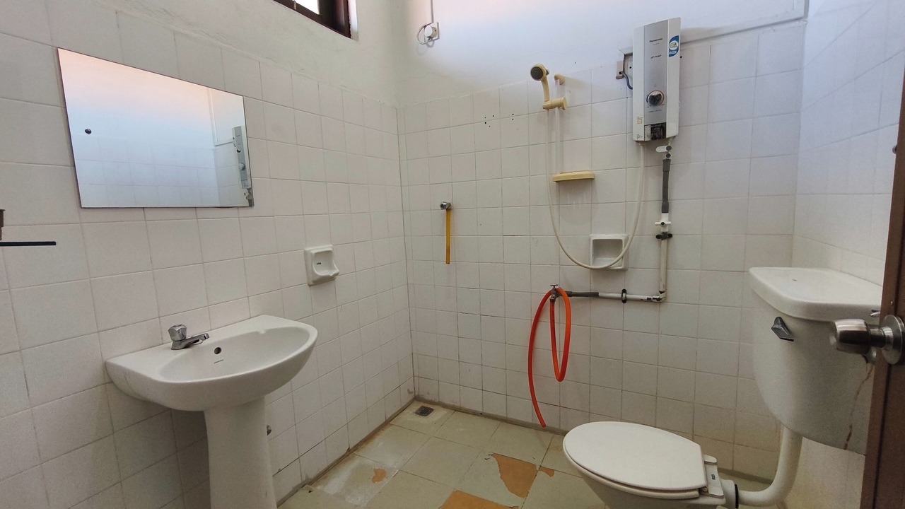 Photo of Bathroom in Kawasan Perindustrian Chendering