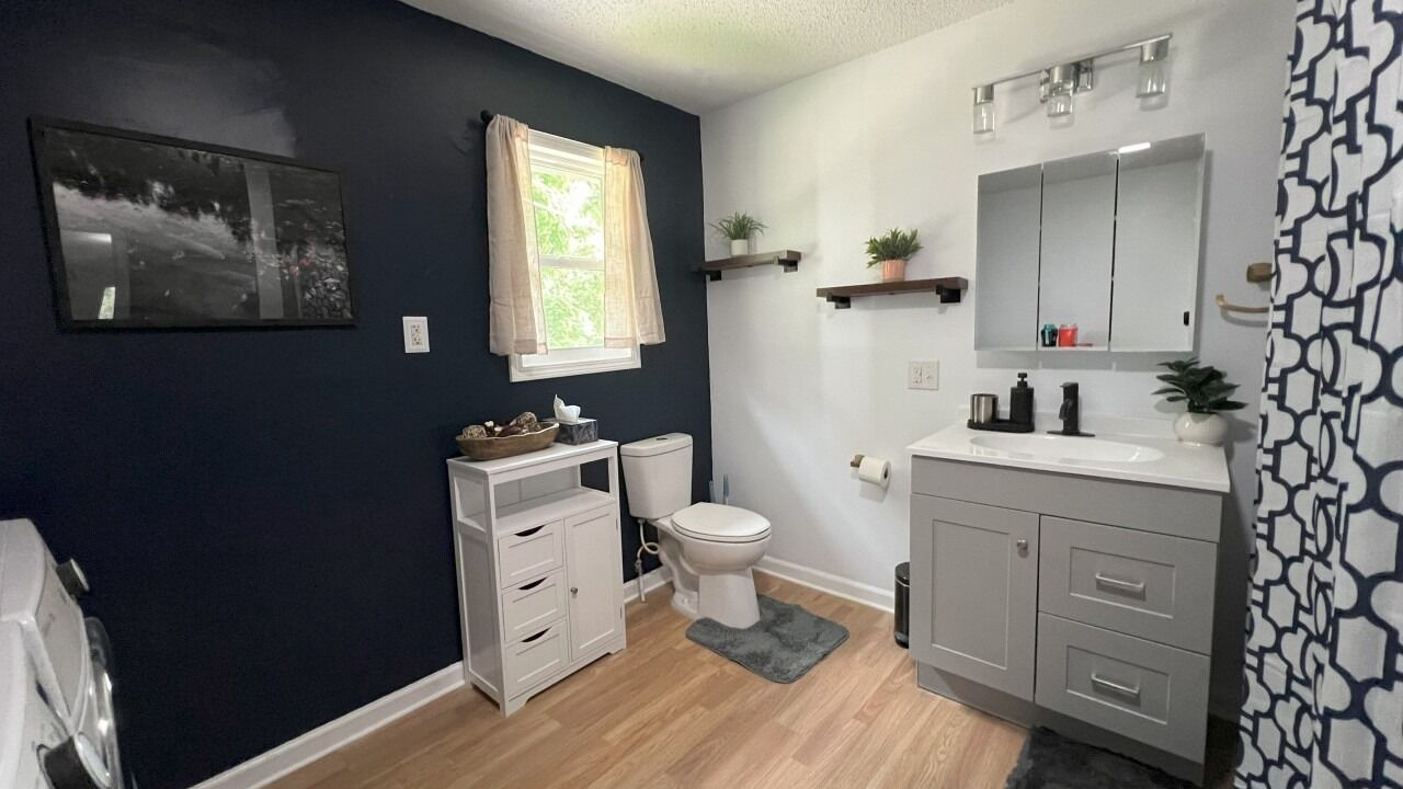 Photo of Bathroom in St. Robert