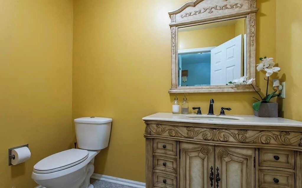 Photo of Bathroom in Foxcroft Square