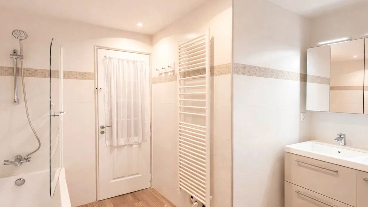 Photo of Bathroom in Quartier de la Folie-Mericourt