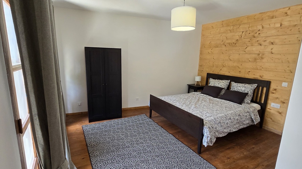 Photo of Others in Biert