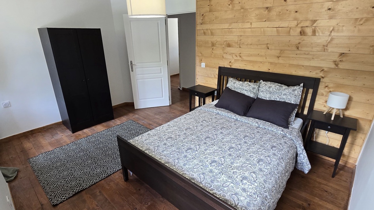 Photo of Others in Biert