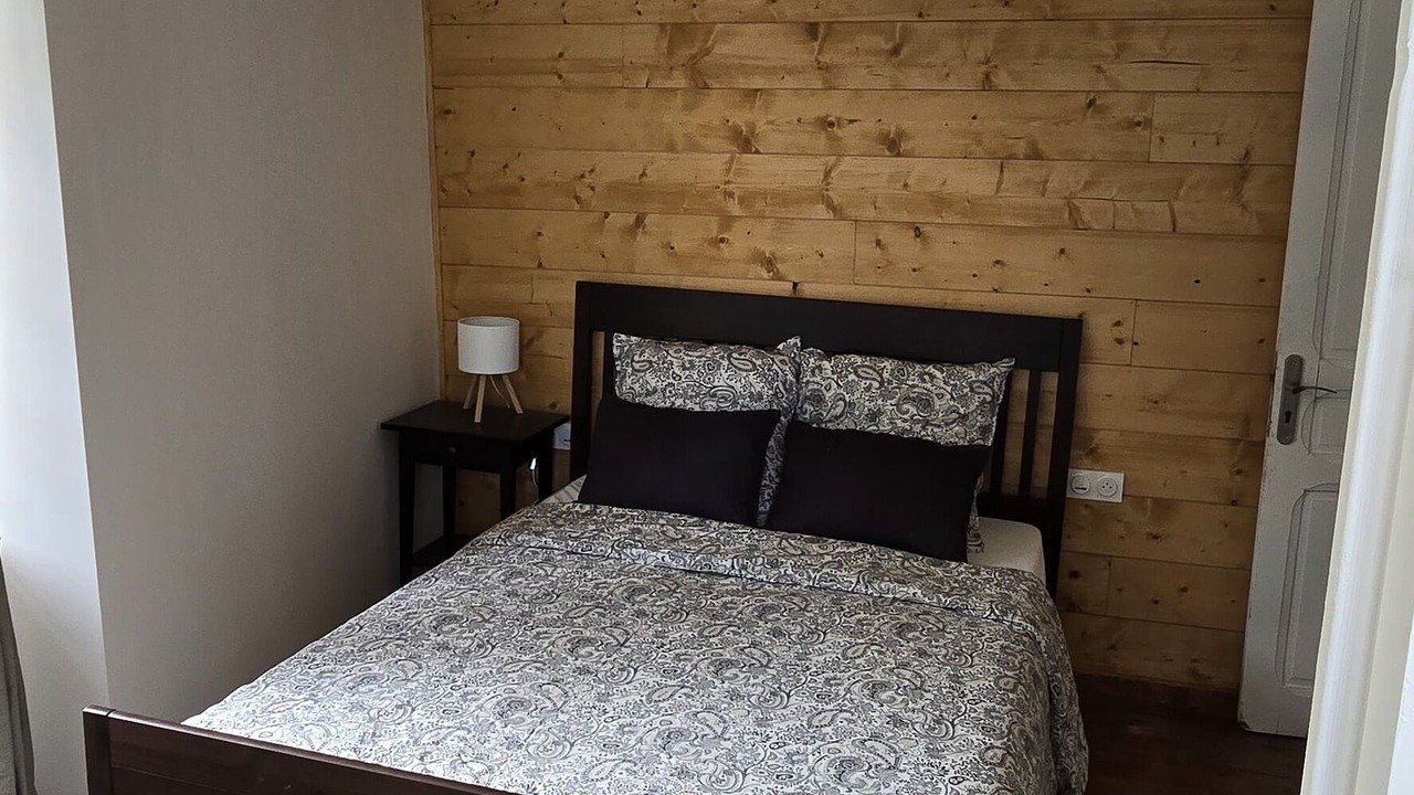 Photo of Others in Biert