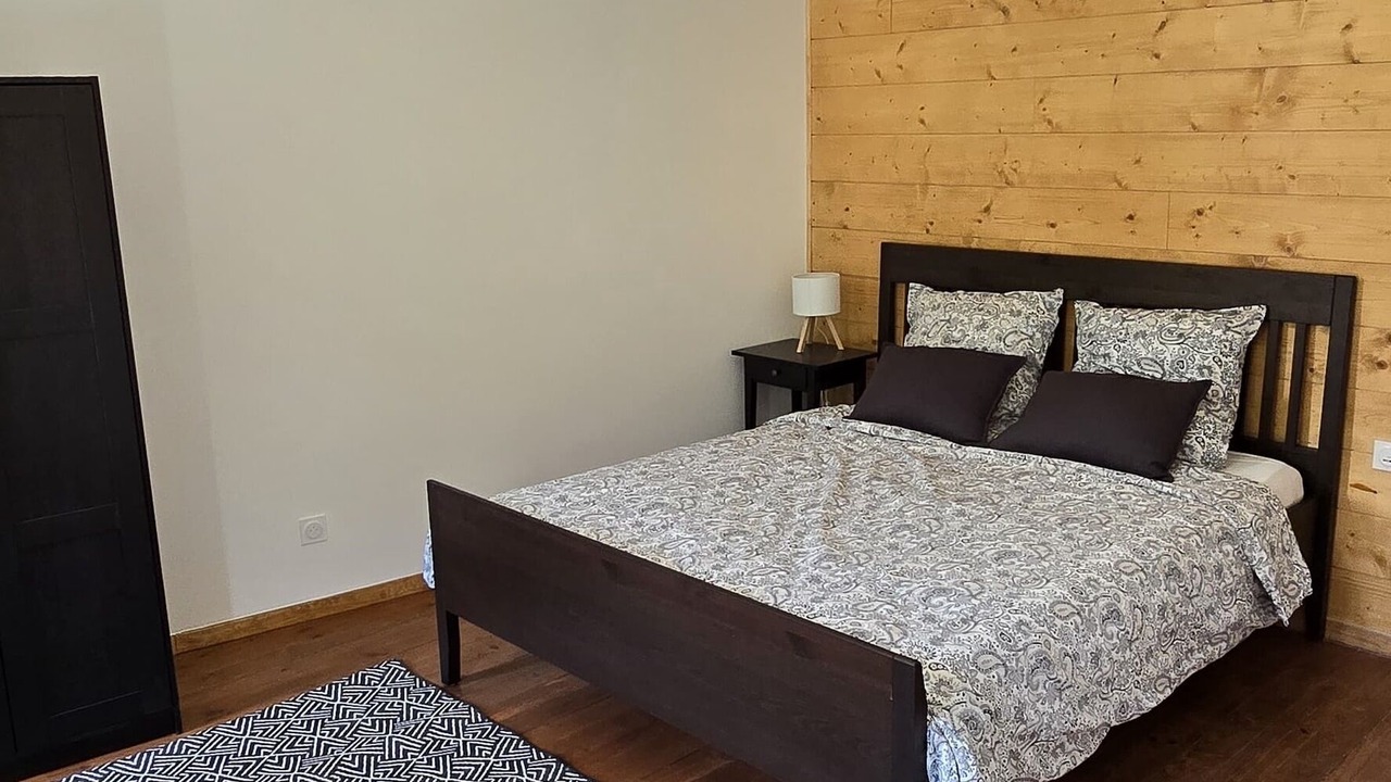 Photo of Others in Biert