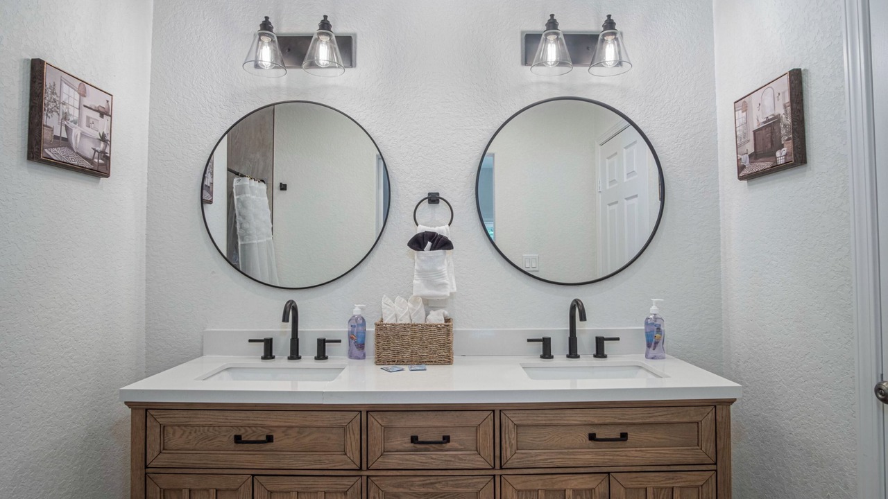 Photo of Bathroom in Nevada Street