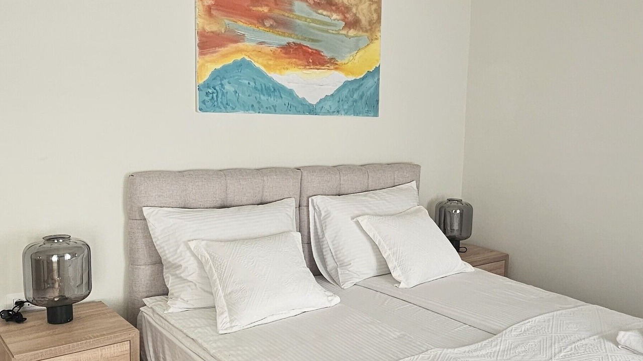 Photo of Bedroom in Pile