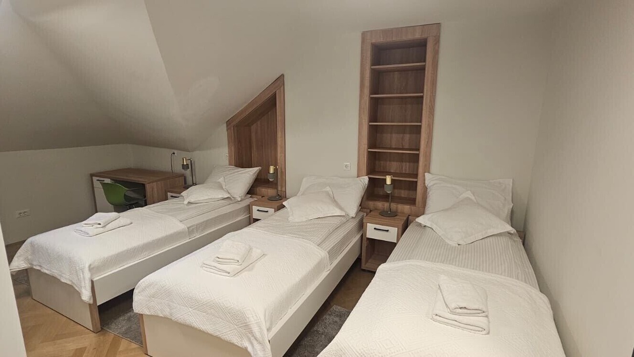Photo of Bedroom in Pile