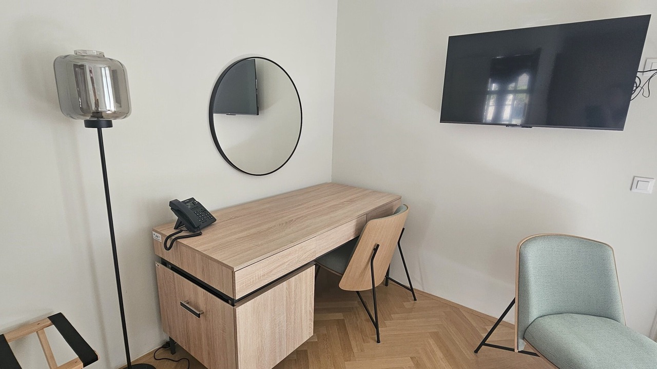 Photo of Bedroom in Pile