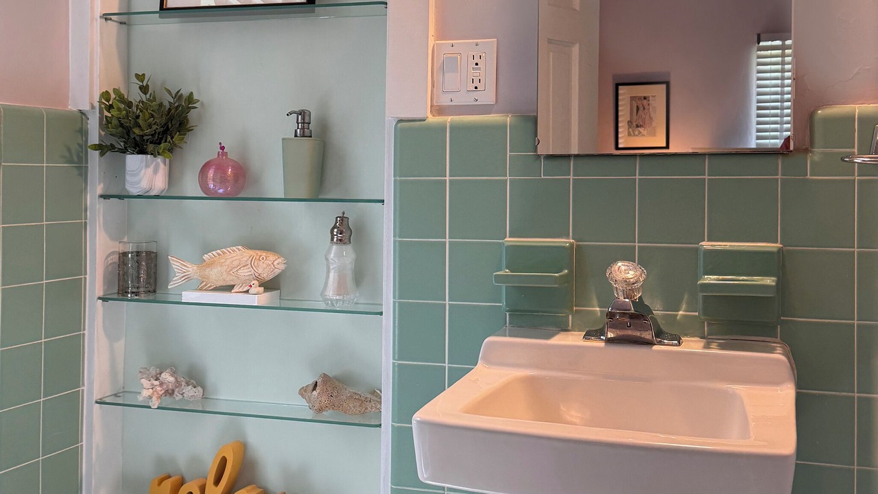 Photo of Bathroom in Flamingo Parks