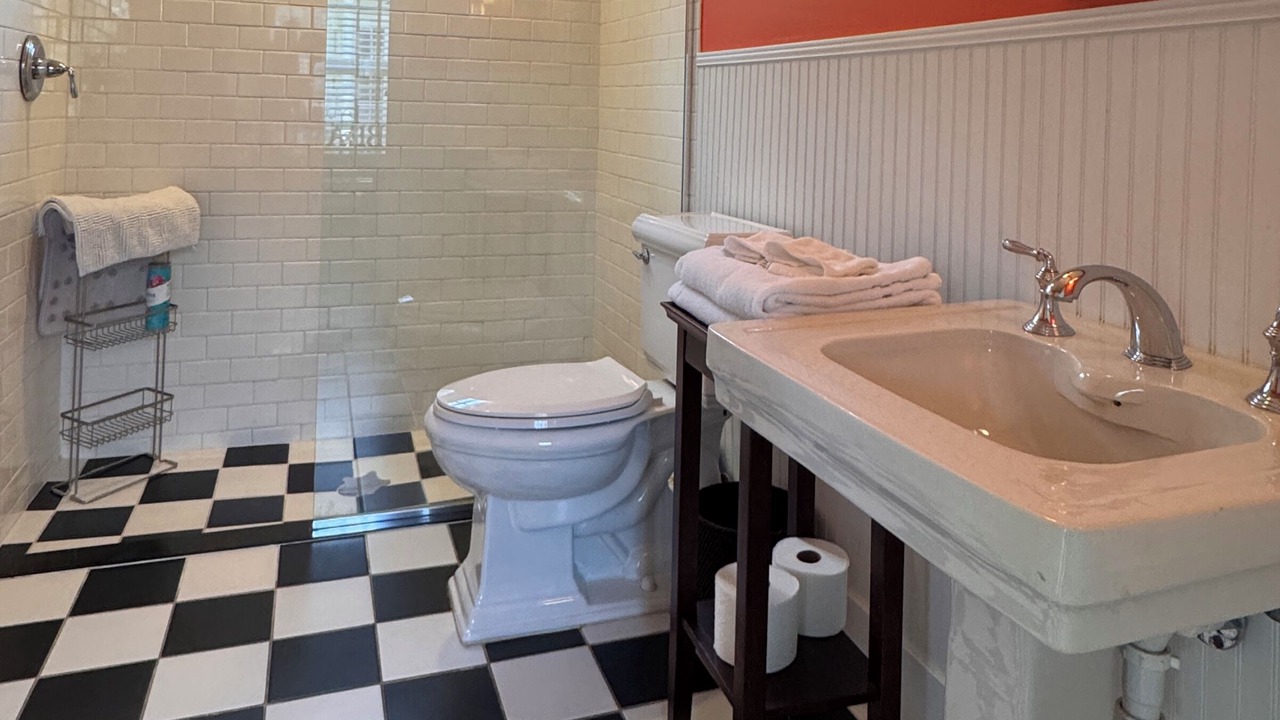 Photo of Bathroom in Flamingo Parks