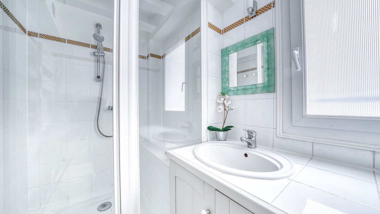 Photo of Bathroom in 6th Arrondissement