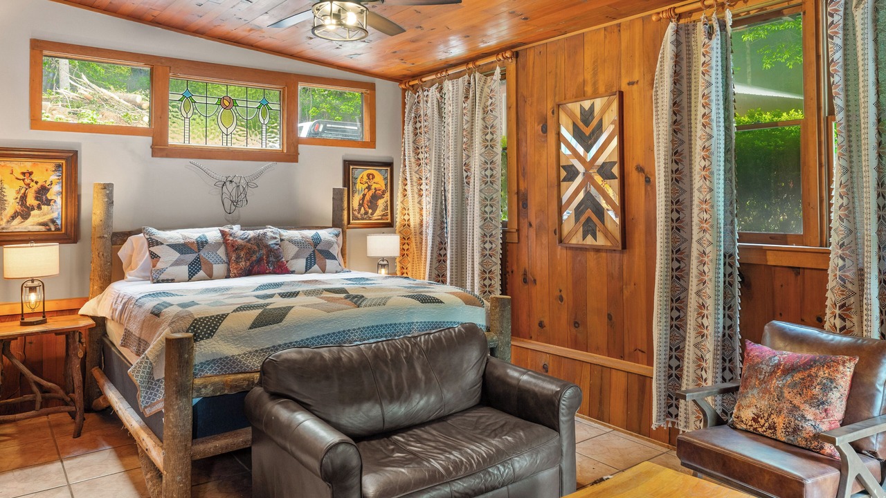 Photo of Bedroom in Clarkesville