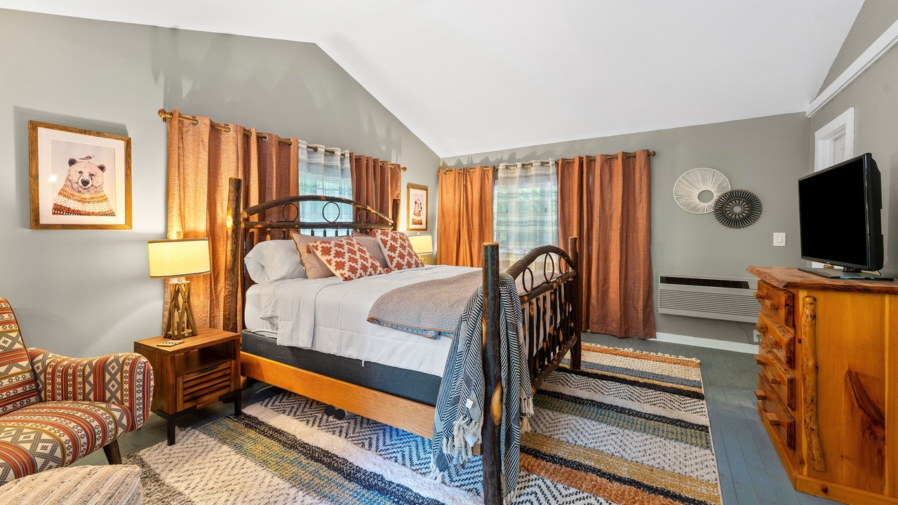 Photo of Others in Clarkesville