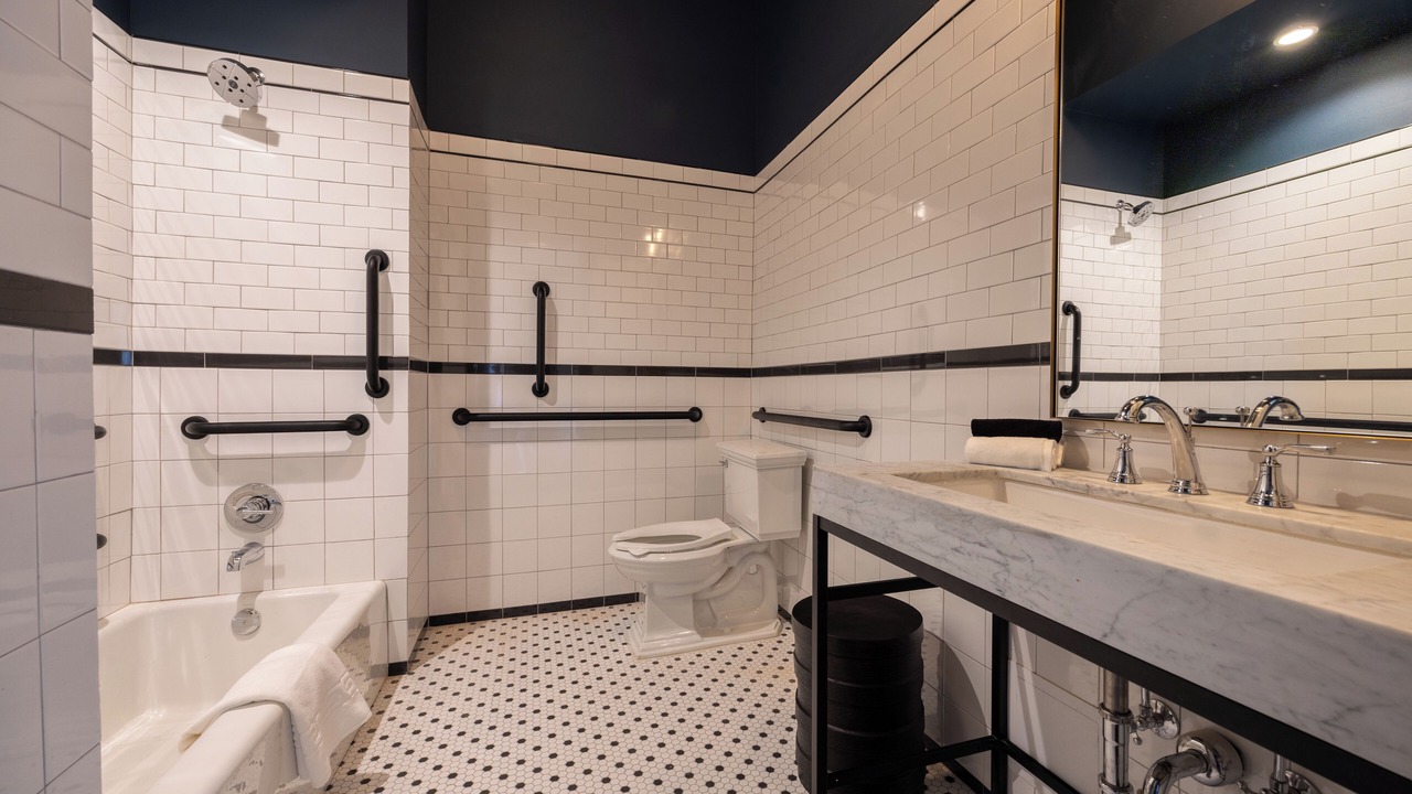 Photo of Bathroom in South Main Historic District