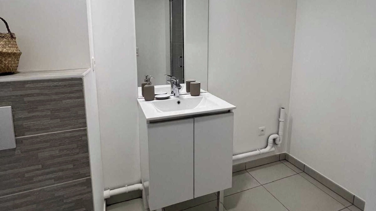 Photo of Bathroom in Suresnes