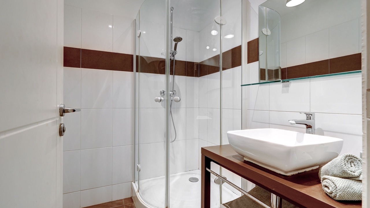 Photo of Bathroom in Quartier de l'Ecole-Militaire