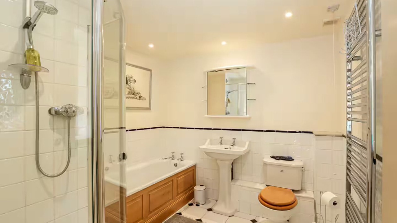 Photo of Bathroom in Gawcott