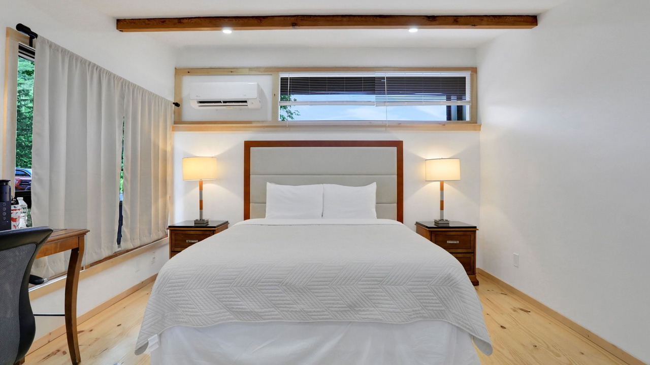 Photo of Bedroom in Saugerties