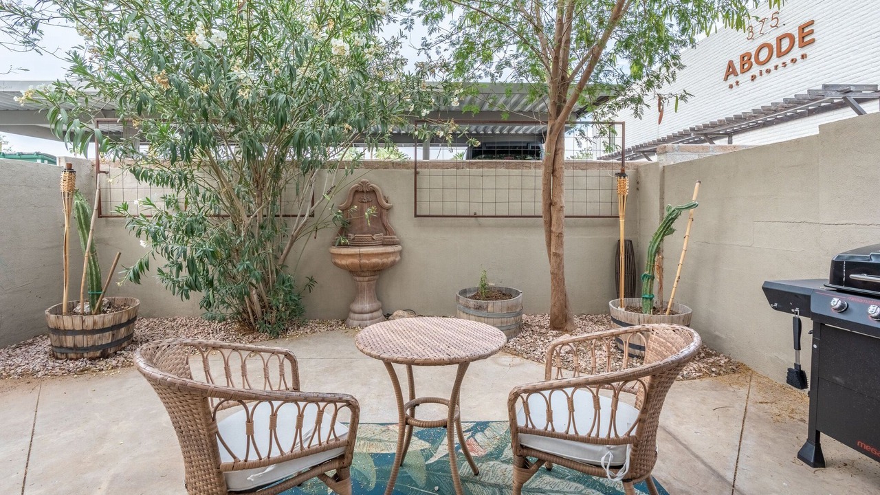 Photo of Patio Balcony in Pierson Place Historic District