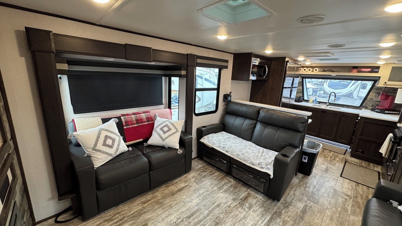 Photo of Livingroom in Draper