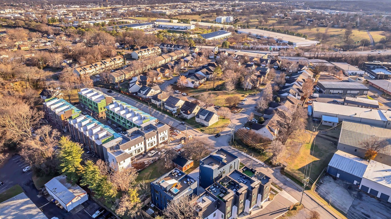 Photo of Others in Hurwood Heights