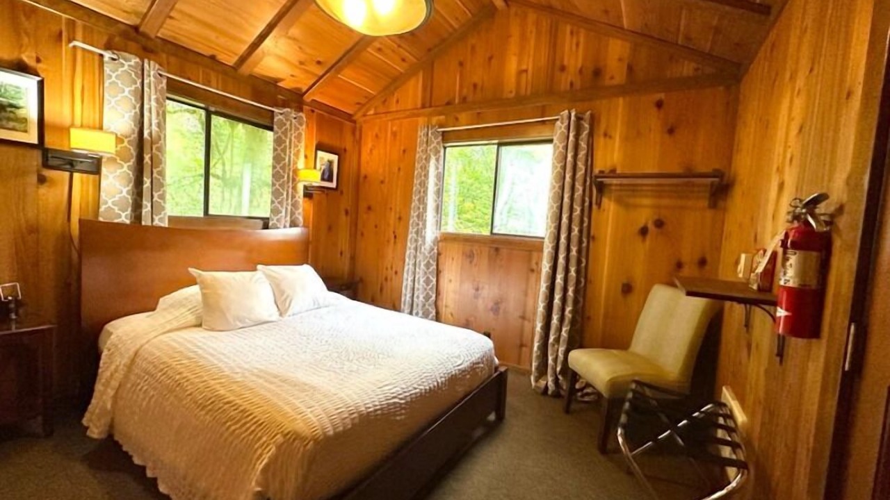 Photo of Bedroom in West Stayton