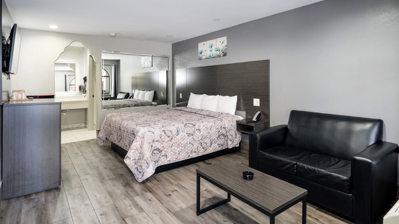 Photo of Bedroom in Midtown
