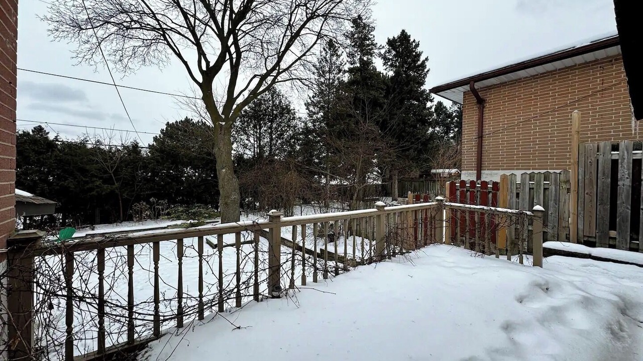 Photo of Outdoor in Thornhill