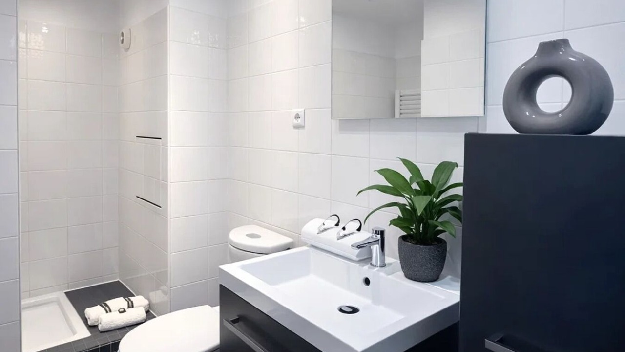 Photo of Bathroom in Porte-Saint-Martin