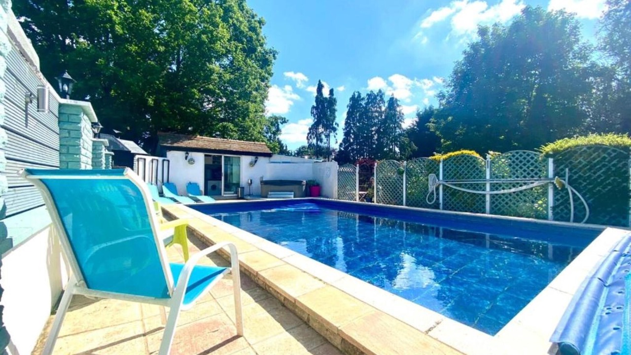 Photo of Others in Horley