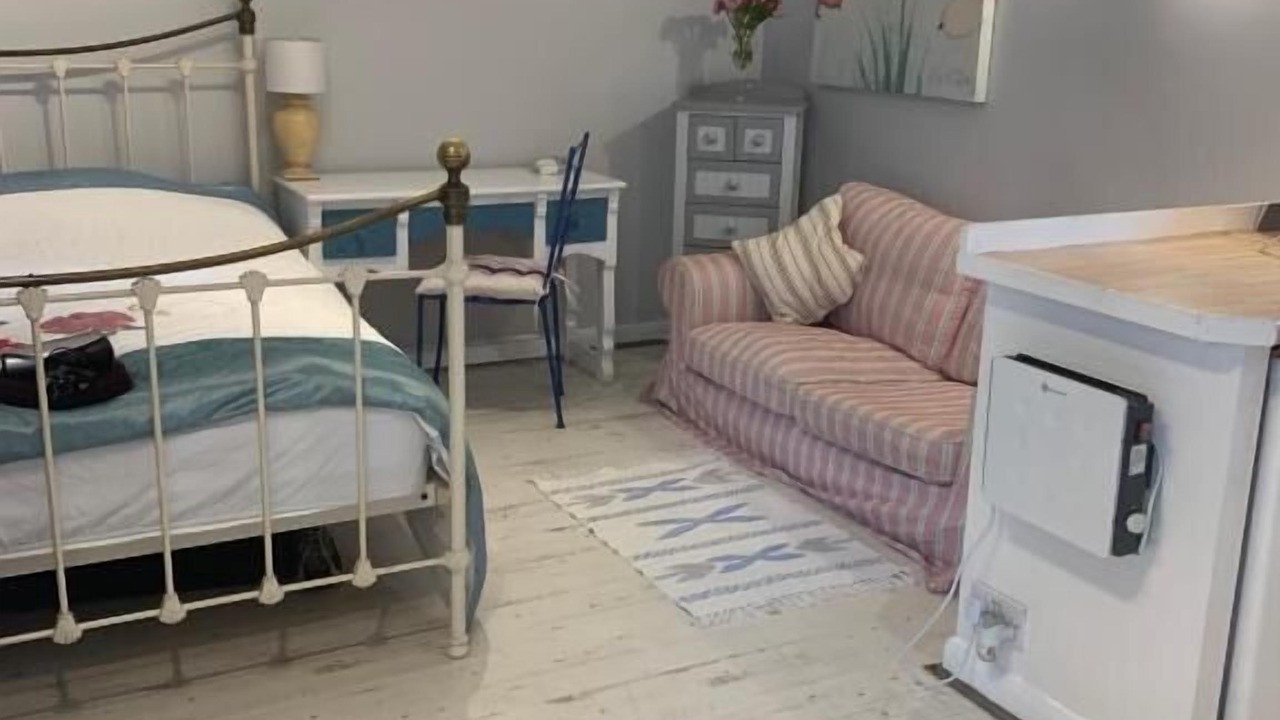 Photo of Bedroom in Horley