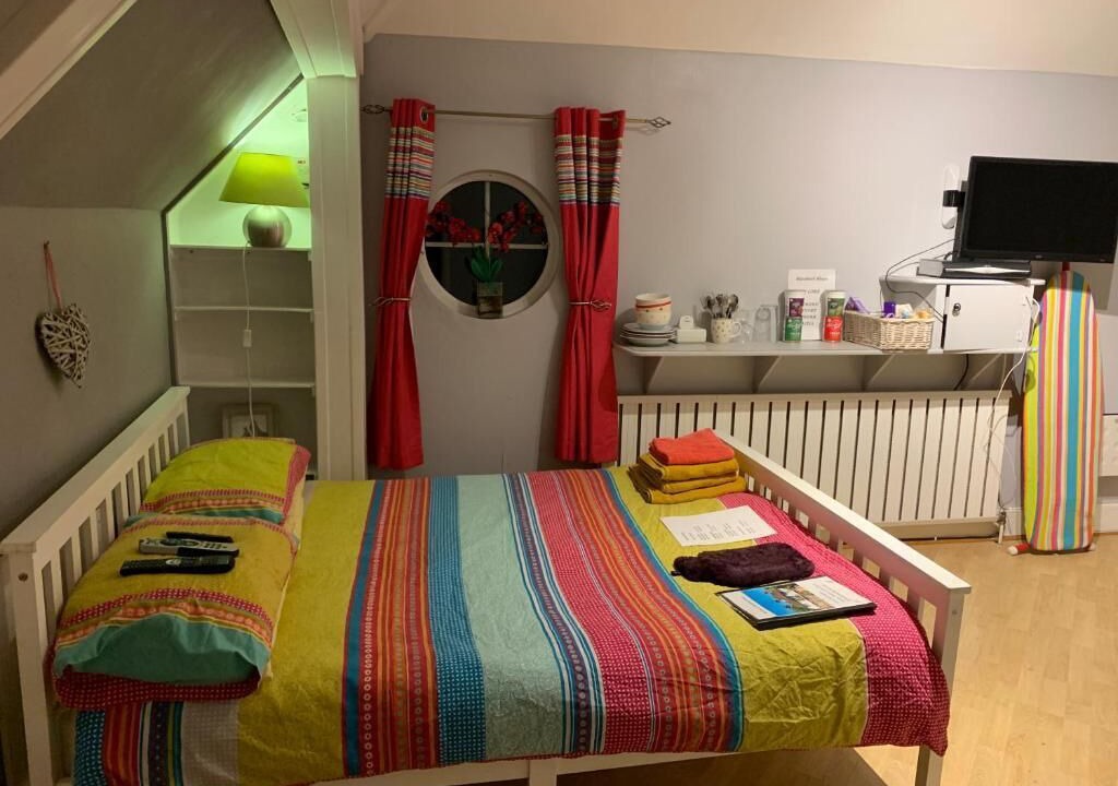 Photo of Bedroom in Horley