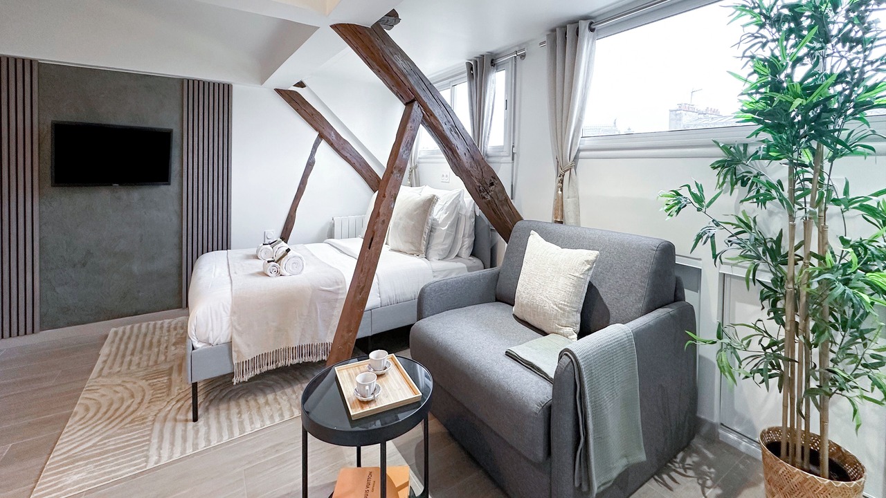 Photo of Others in 8th Arrondissement