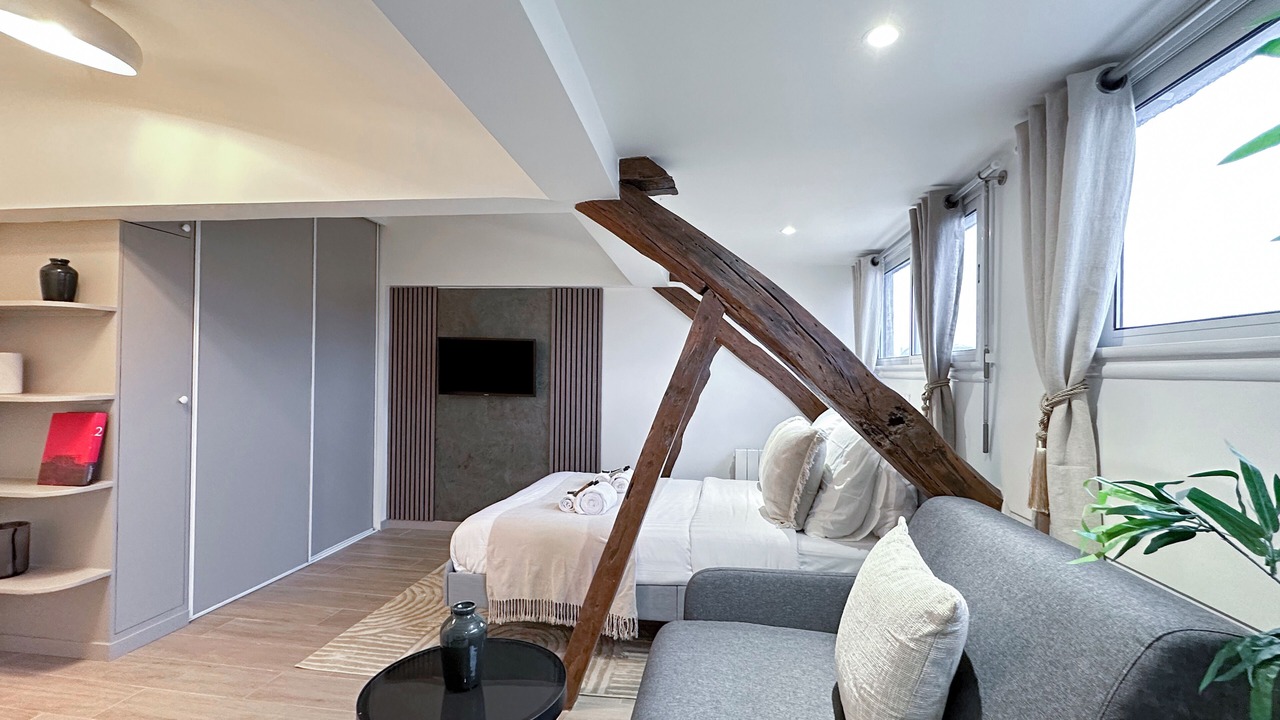 Photo of Others in 8th Arrondissement