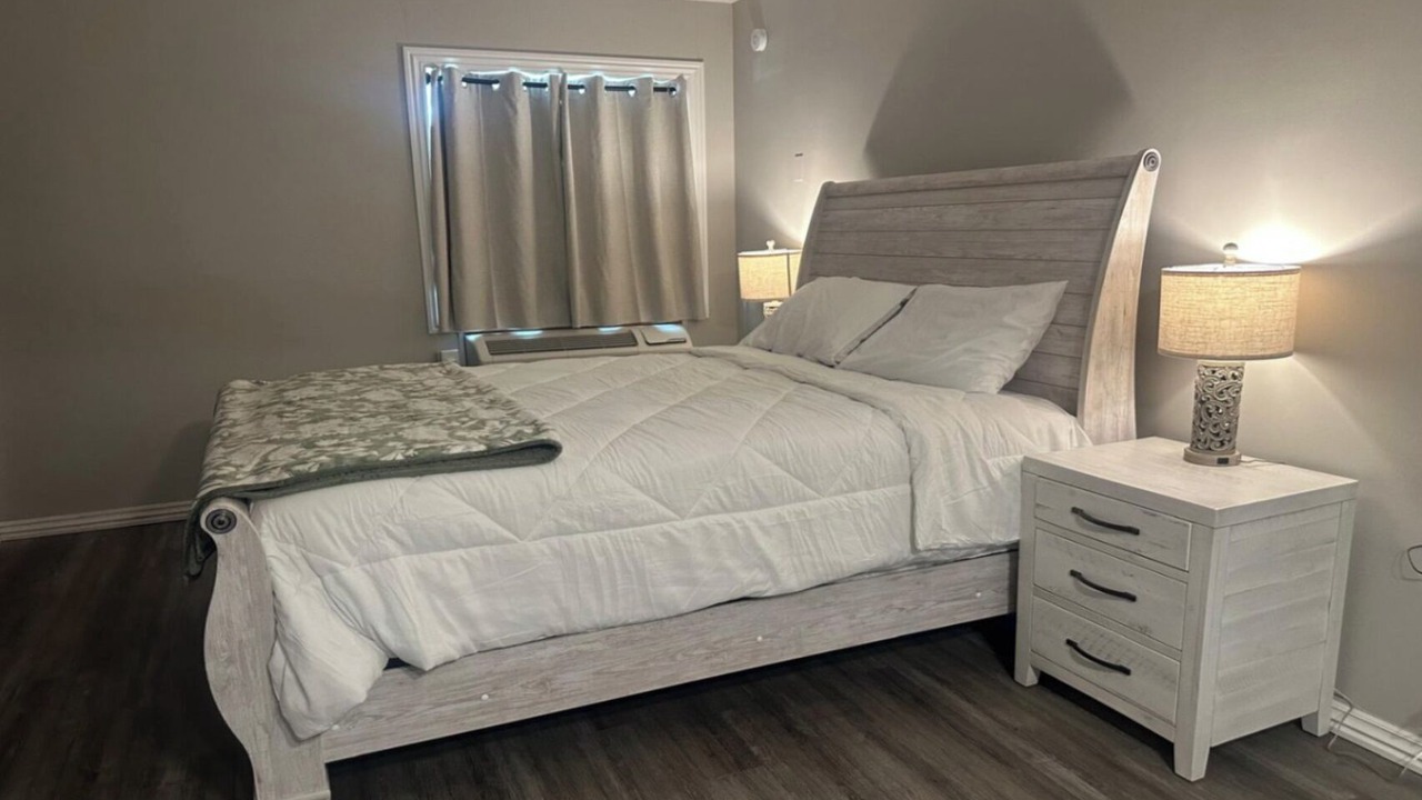 Photo of Bedroom in Oakland City